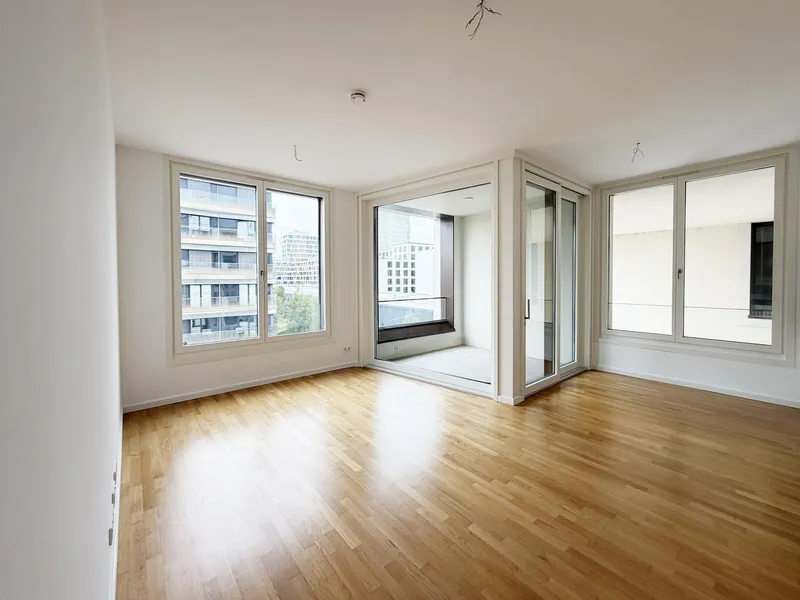 Möblierte 2 Zi. Wohnung mit Europa Garten Blick und große Terrasse — photo 1